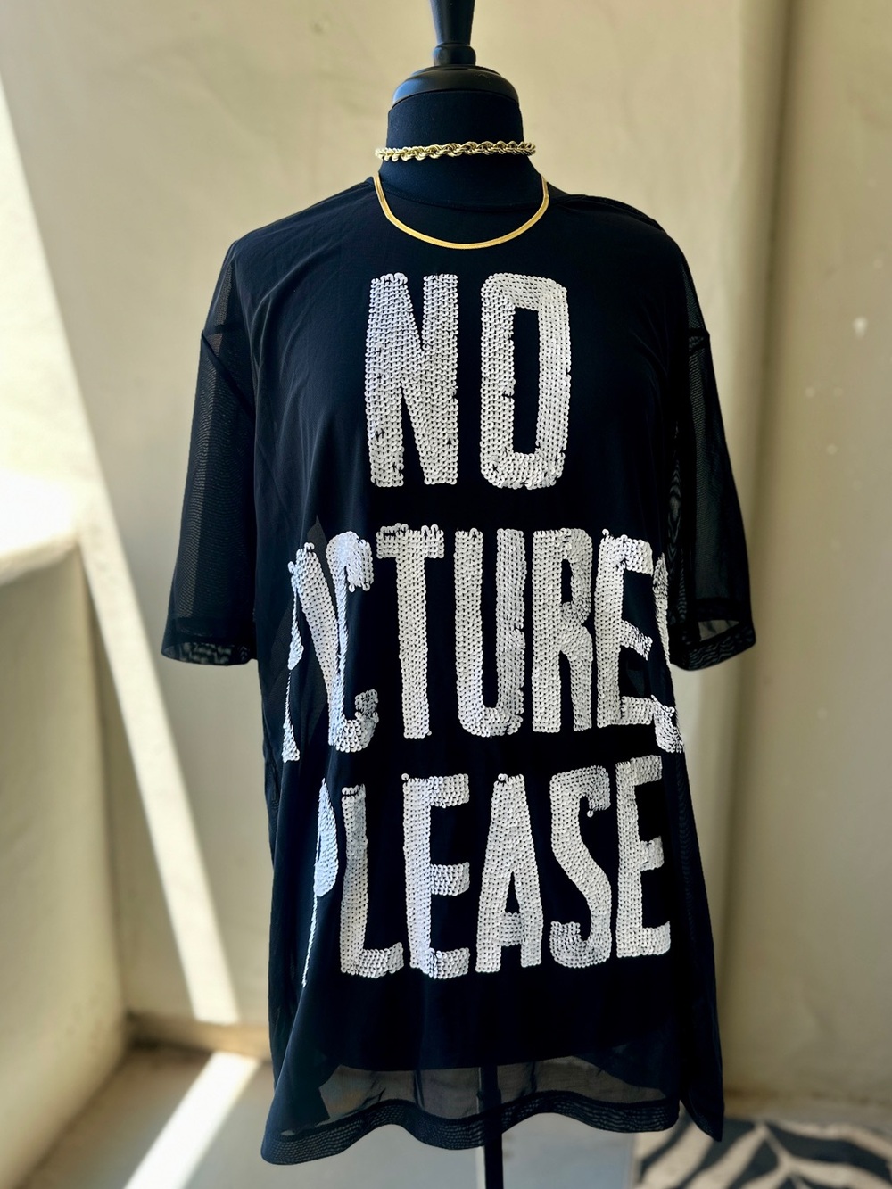 ROCK N KARMA Mesh “No Pictures Please” Graphic Tee Black Large